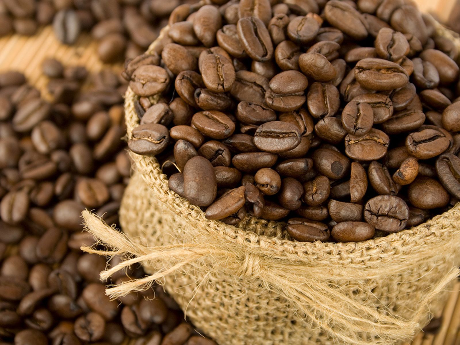 Jornalistas da Rede Agrojor são finalistas do IV Prêmio de Jornalismo Cafés do Brasil